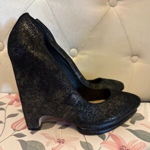 BCBGMaxAzria black pumps